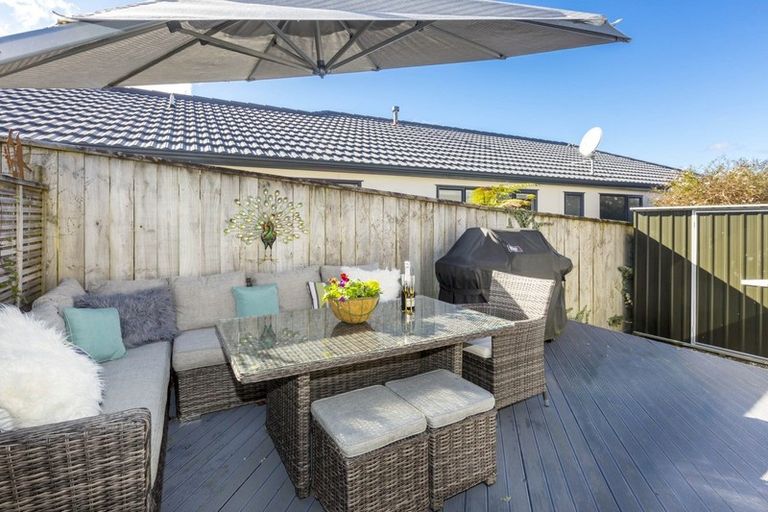 Photo of property in 7 Ormrod Grove, Riverstone Terraces, Upper Hutt, 5018