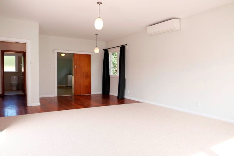 Photo of property in 132 Wellington Road, Paekakariki, 5034