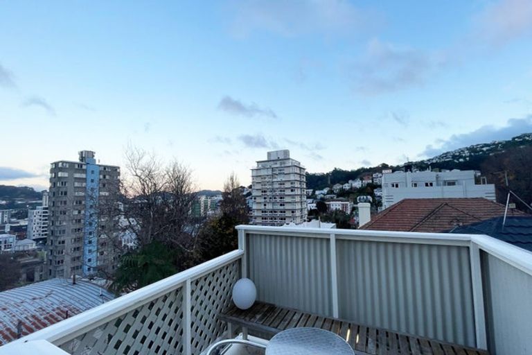 Photo of property in 359 The Terrace, Te Aro, Wellington, 6011