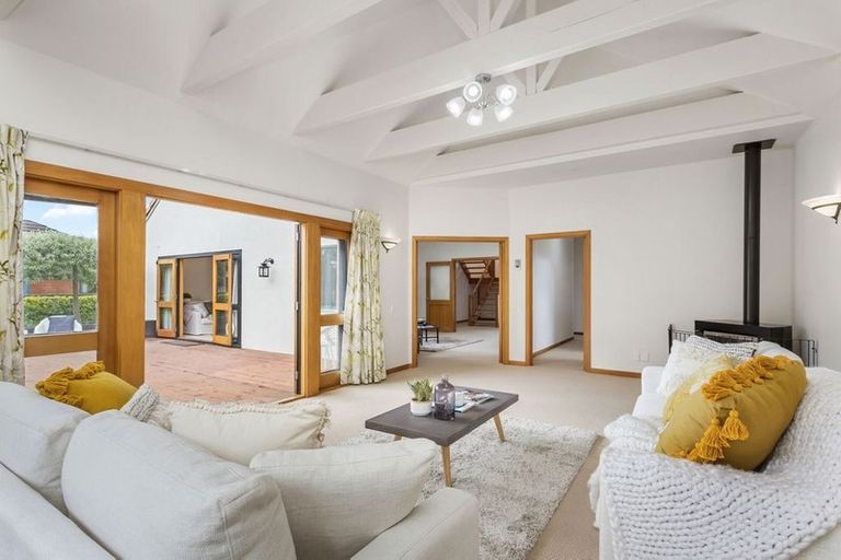 Photo of property in 31 Thornycroft Street, Fendalton, Christchurch, 8052