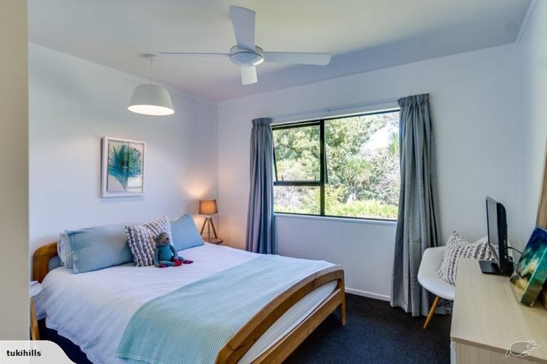 Photo of property in 135 Tauroa Road, Havelock North, 4130