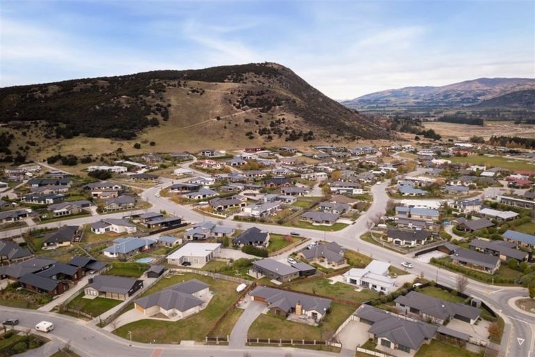 Photo of property in 122 Rob Roy Lane, Wanaka, 9305