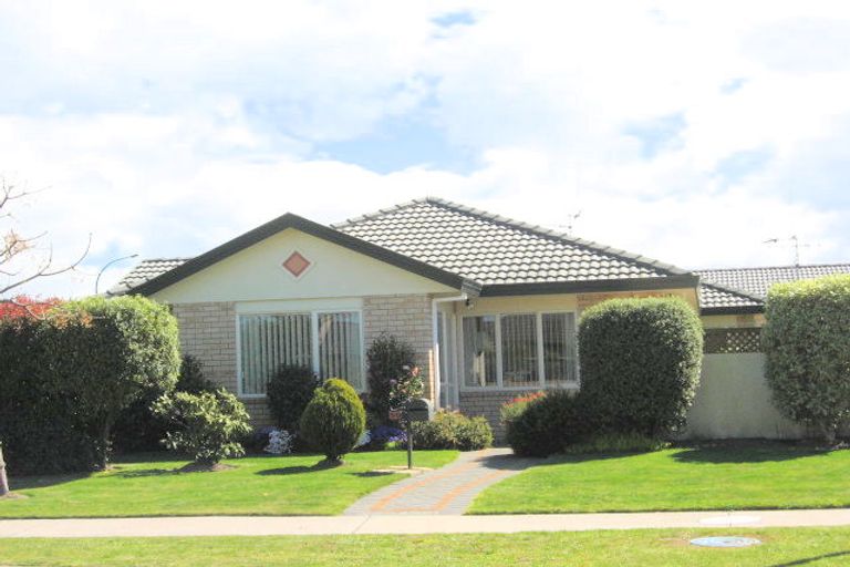 Photo of property in 90 Tuihana Drive, Papamoa Beach, Papamoa, 3118