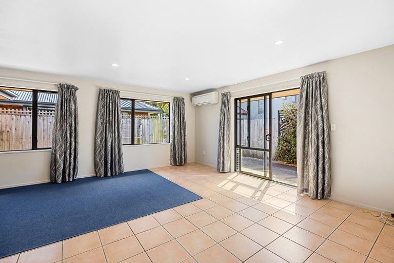 Photo of property in 63 Parade Court, Addington, Christchurch, 8024