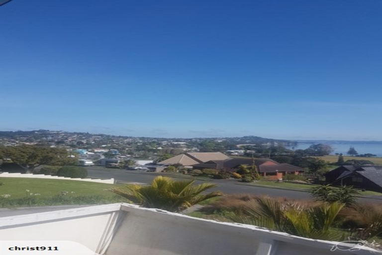 Photo of property in 11 Kathy Terrace, Stanmore Bay, Whangaparaoa, 0932