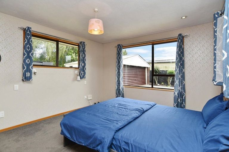 Photo of property in 31 Solomon Avenue, Redwood, Christchurch, 8051