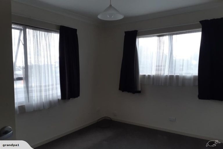 Photo of property in 73 Mangorei Road, Strandon, New Plymouth, 4312