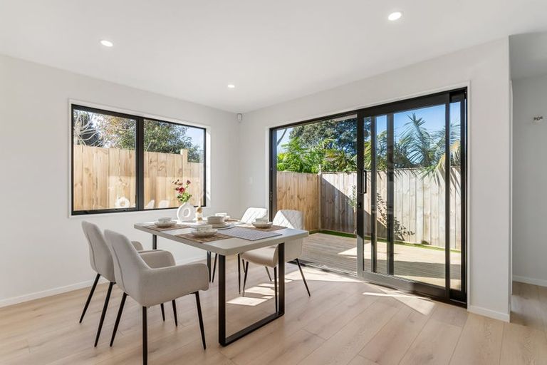 Photo of property in 16b Meadway, Sunnyhills, Auckland, 2010