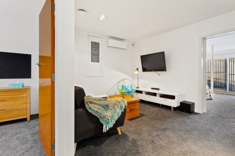 Photo of property in 1/6 Montrose Terrace, Mairangi Bay, Auckland, 0630