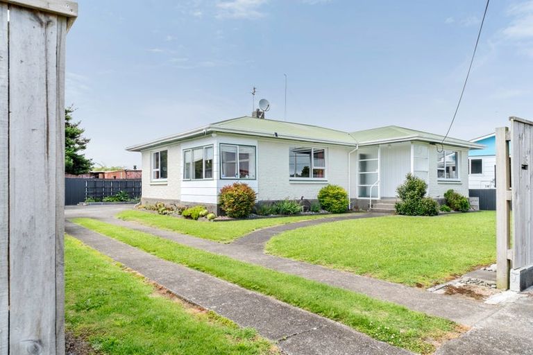 Photo of property in 13 Parris Street, Waitara, 4320