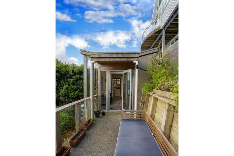 Photo of property in 300b Oriental Parade, Oriental Bay, Wellington, 6011