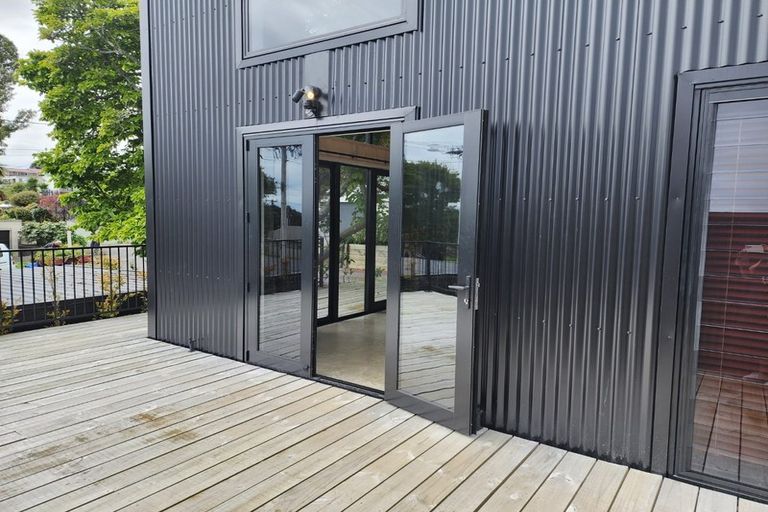 Photo of property in 16 Peace Avenue, Moturoa, New Plymouth, 4310