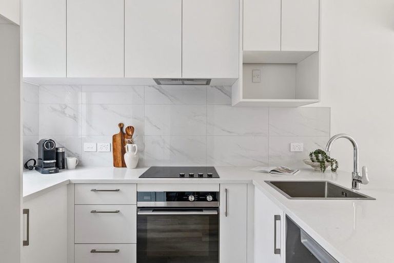 Photo of property in 19 Meg Lane, Glen Eden, 0602