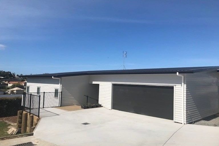 Photo of property in 35a Gledstane Road, Stanmore Bay, Whangaparaoa, 0932