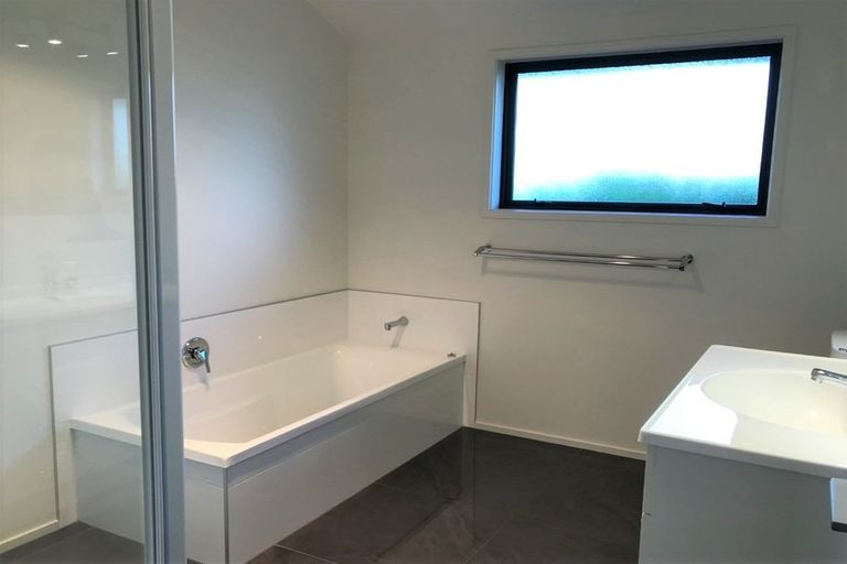 Photo of property in 4 Dale Street, Lower Vogeltown, New Plymouth, 4310