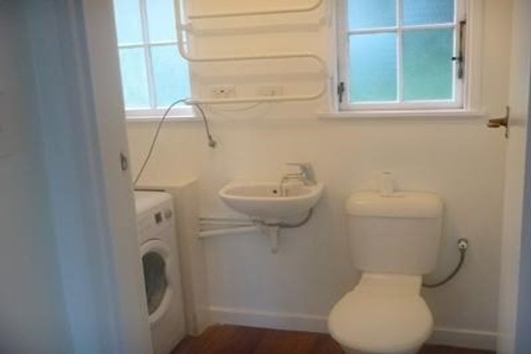 Photo of property in 193 Muritai Road, Eastbourne, Lower Hutt, 5013