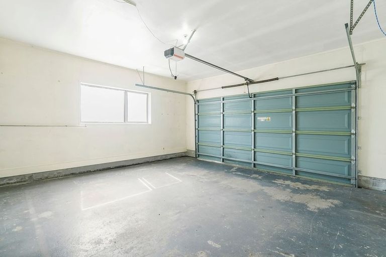 Photo of property in 19 Matuhi Rise, Henderson, Auckland, 0612