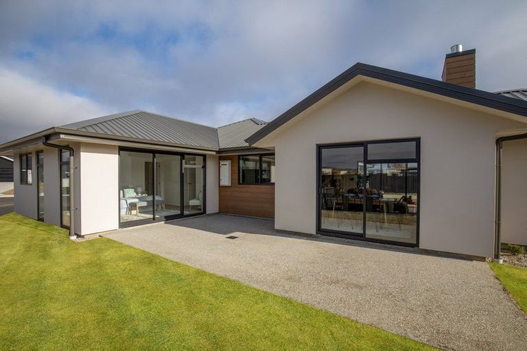 Photo of property in 6 Sequoia Close, Alexandra, 9320