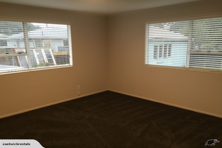 Photo of property in 4 Royston Street, Rosehill, Papakura, 2113
