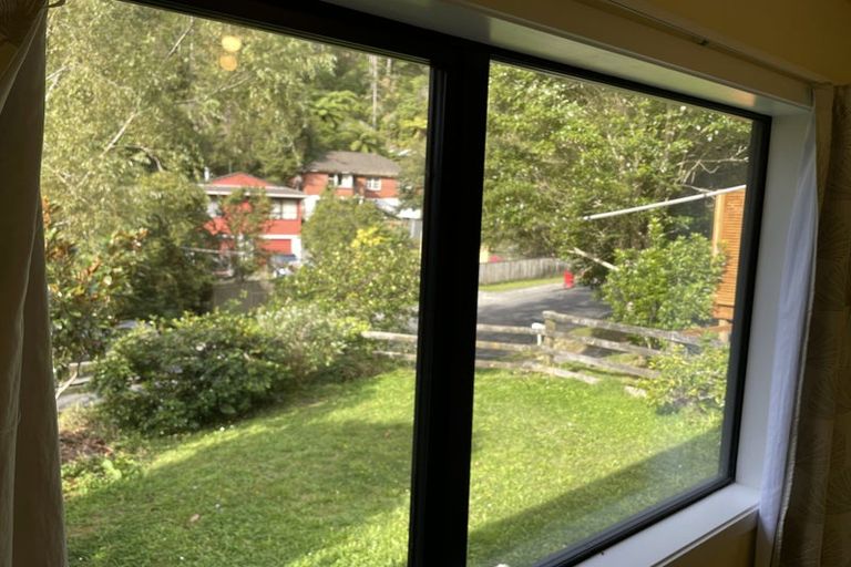 Photo of property in 76 Elmslie Road, Pinehaven, Upper Hutt, 5019