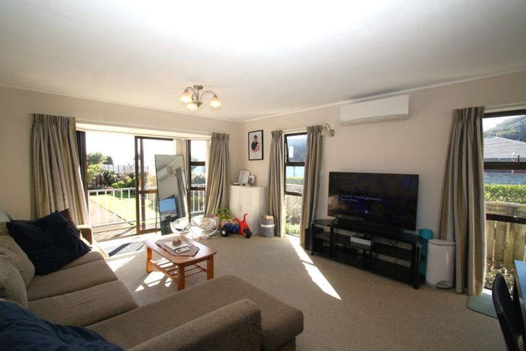 Photo of property in 66 Whiteley Street, Moturoa, New Plymouth, 4310