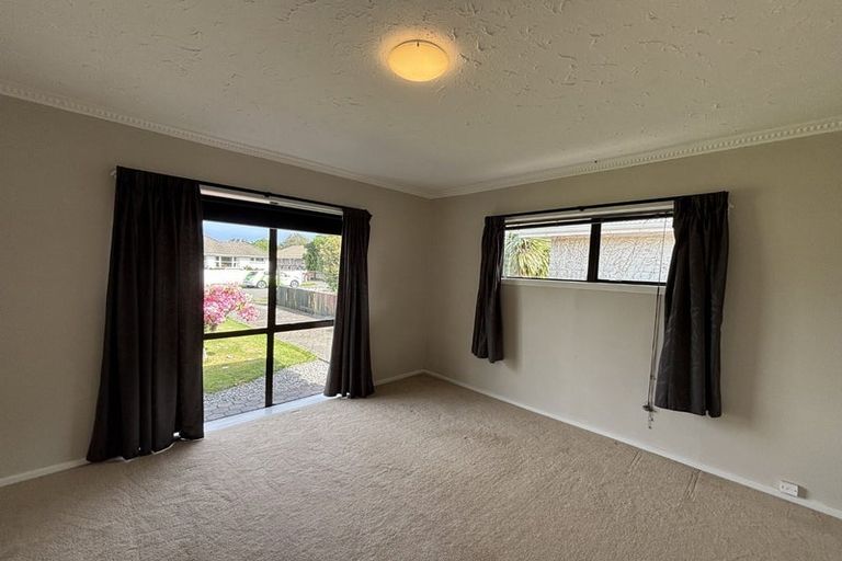 Photo of property in 10 Oakdale Street, Avonhead, Christchurch, 8042