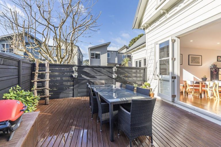 Photo of property in 17/3 Severn Street, Island Bay, Wellington, 6023