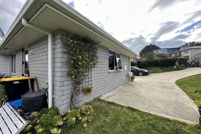 Photo of property in 25 Raptor Way, Welcome Bay, Tauranga, 3175