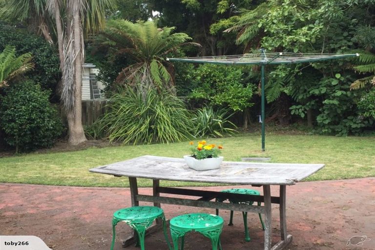 Photo of property in 12 Woodleigh Street, Frankleigh Park, New Plymouth, 4310