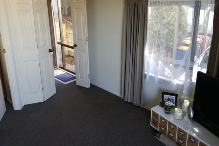 Photo of property in 20 Van Dyke Place, West Harbour, Auckland, 0618