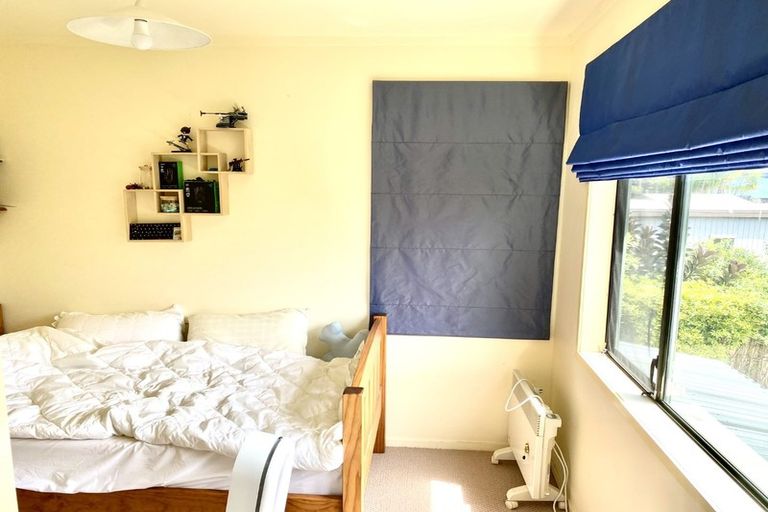 Photo of property in 21 Macnay Way, Murrays Bay, Auckland, 0630