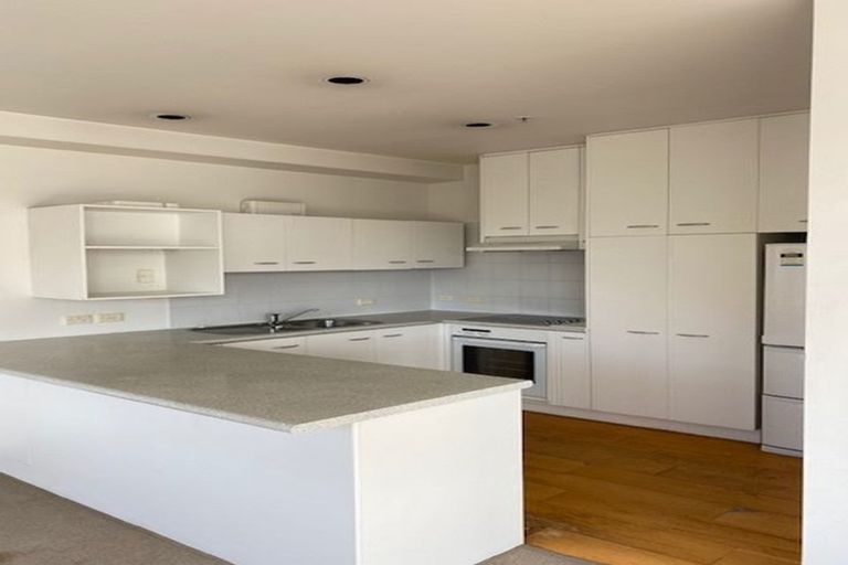 Photo of property in Seaview Apartments, 9d/4 Short Street, Auckland Central, Auckland, 1010