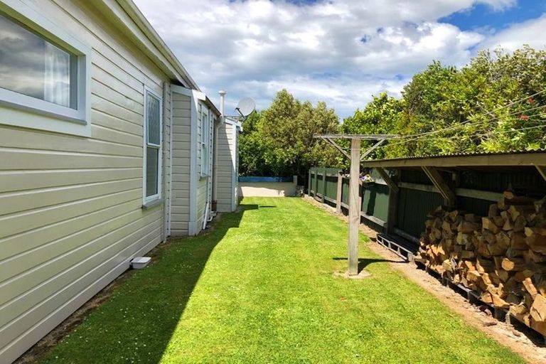 Photo of property in 22 Frances Street, Balclutha, 9230