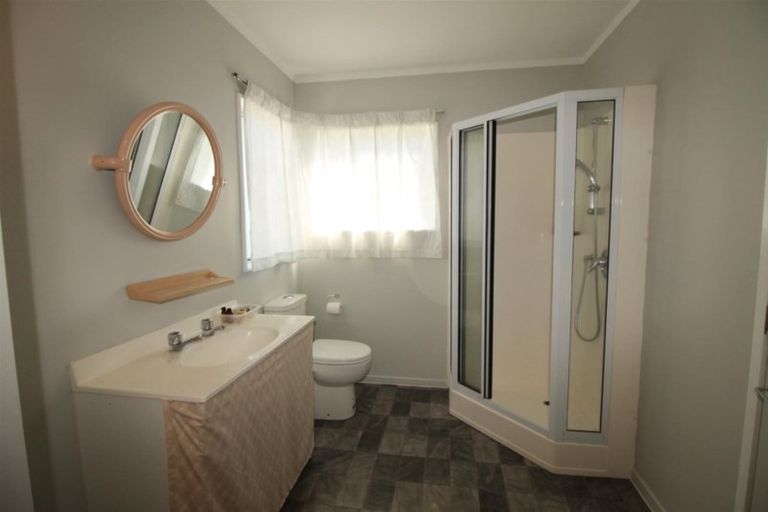 Photo of property in 127 Clovelly Road, Bucklands Beach, Auckland, 2012