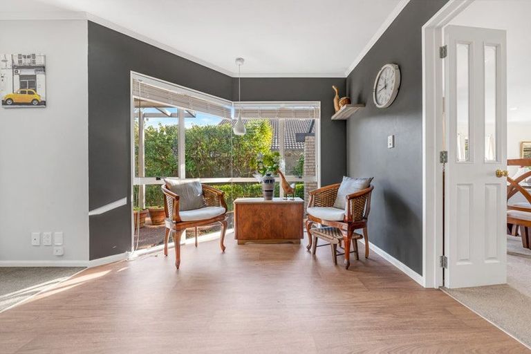 Photo of property in 5 Bronte Place, Somerville, Auckland, 2014