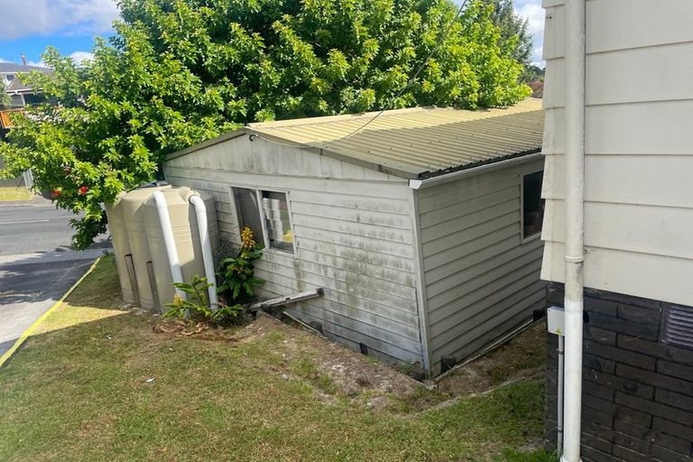 Photo of property in 68 Reynella Drive, Massey, Auckland, 0614