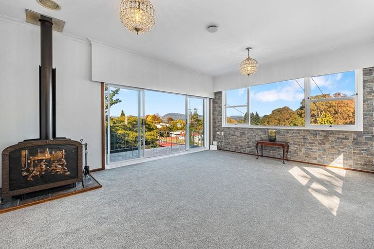 Photo of property in 90 Kawaha Point Road, Kawaha Point, Rotorua, 3010