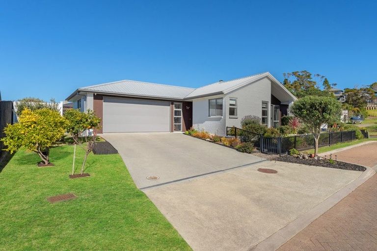 Photo of property in 52 Arabella Lane, Snells Beach, 0920