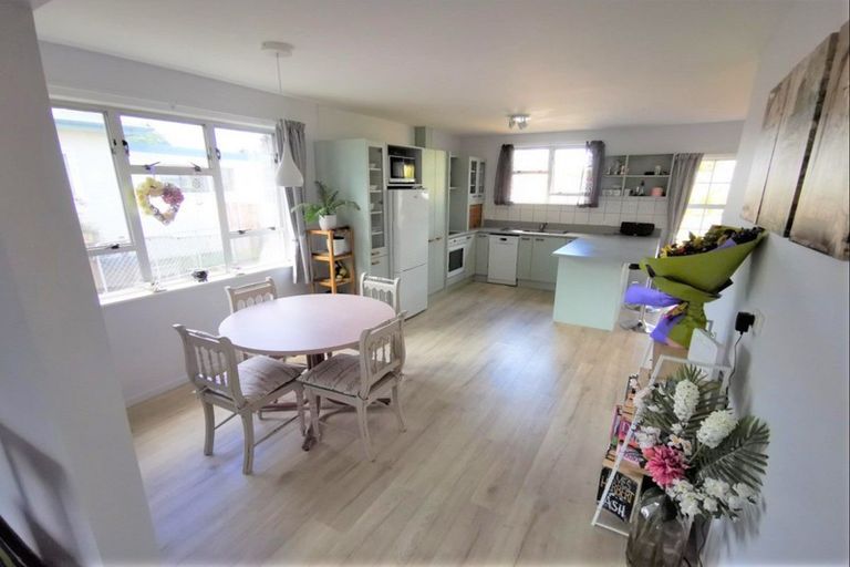 Photo of property in 42 Thyra Street, Dannevirke, 4930