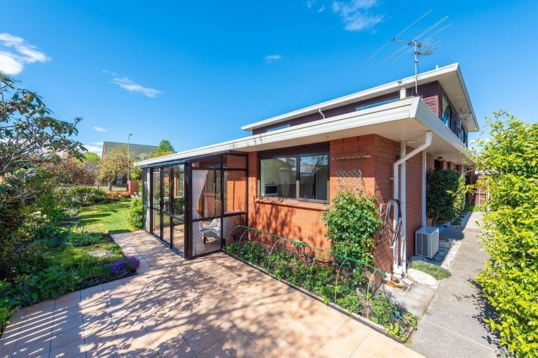 Photo of property in 2 Rubens Place, Burnside, Christchurch, 8053