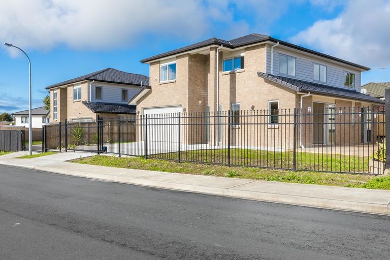Photo of property in 49 Sari Place, Massey, Auckland, 0614