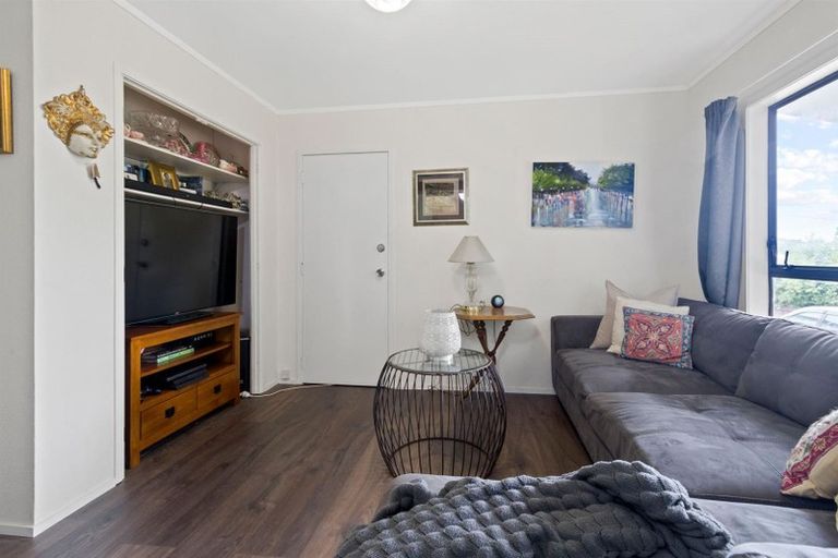 Photo of property in 2/35 Moore Street, Hillcrest, Auckland, 0627