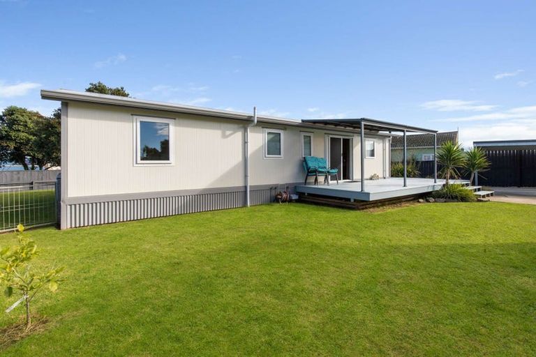 Photo of property in 10 Karaka Street, Castlecliff, Whanganui, 4501