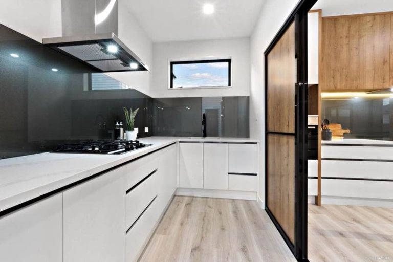 Photo of property in 16 Turret Lane, Hobsonville, Auckland, 0616