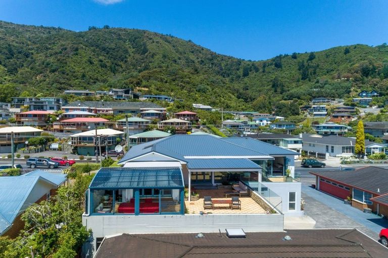 Photo of property in 41a Waikawa Road, Picton, 7220