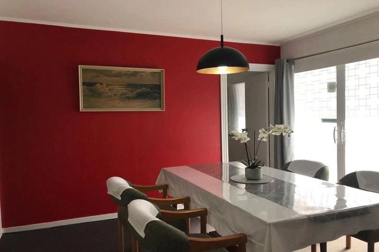 Photo of property in 20 Karaka Street, New Lynn, Auckland, 0600