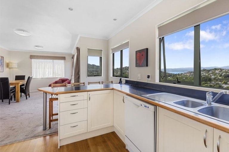 Photo of property in 33 Chartwell Drive, Crofton Downs, Wellington, 6035