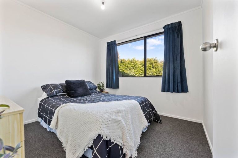 Photo of property in 2/12 Glengarry Place, Hilltop, Taupo, 3330