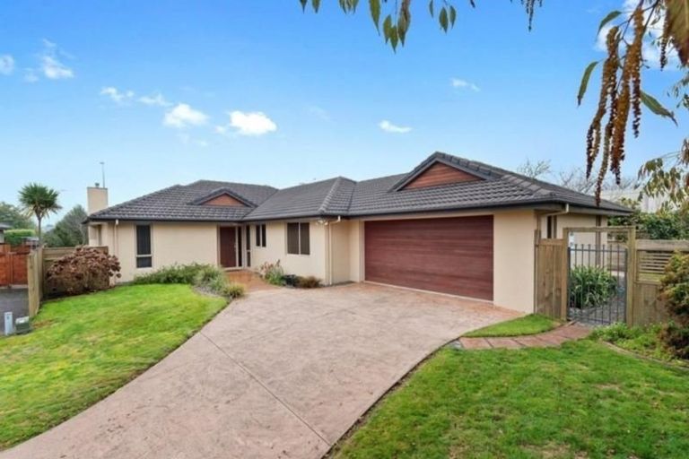 Photo of property in 8 Nielsen Gardens, Rototuna, Hamilton, 3210