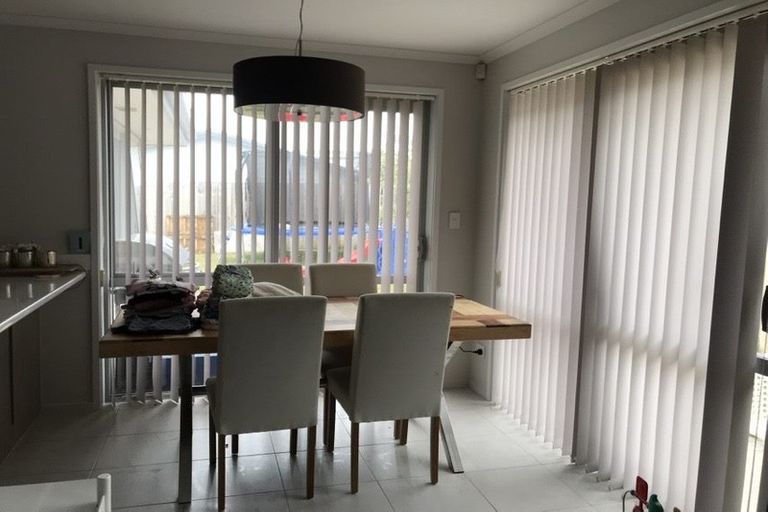 Photo of property in 15 Captain Mitchell Drive, Opaheke, Papakura, 2113